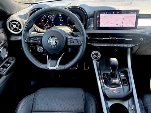 Used 2025 Alfa Romeo Tonale w/ Premium Package AWD/4WD image 12