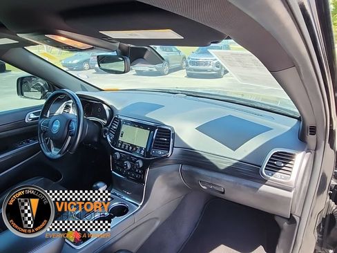 Certified 2022 Jeep Grand Cherokee Laredo X image 34