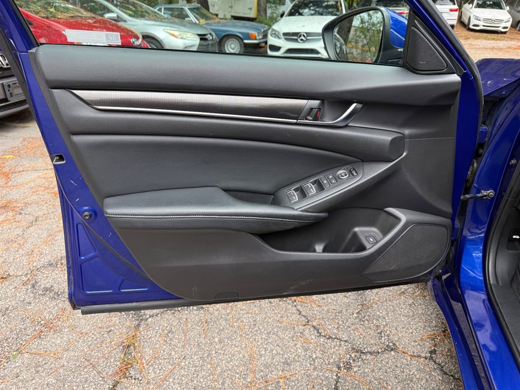 Used 2018 Honda Accord Sport image 11