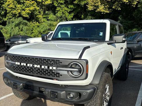 Used 2023 Ford Bronco Badlands AWD/4WD image 3