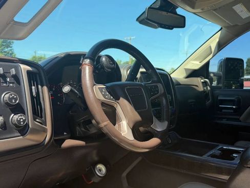 Used 2016 GMC Sierra 2500 Denali w/ Duramax Plus Package AWD/4WD image 14