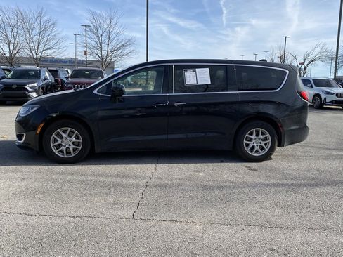 Used 2017 Chrysler Pacifica Touring Plus image 4