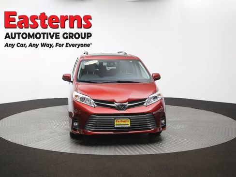Used 2019 Toyota Sienna XLE FWD image 54