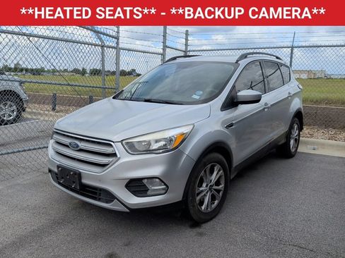 Used 2018 Ford Escape SE FWD image 3