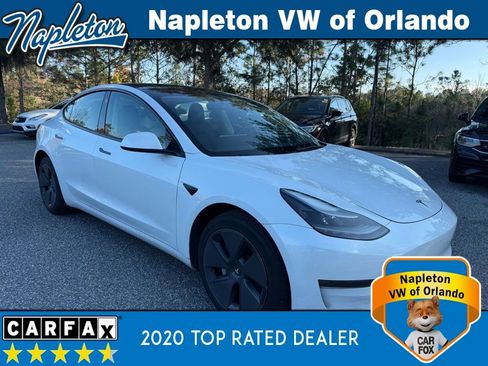 Used 2023 Tesla Model 3 Standard Range image 3