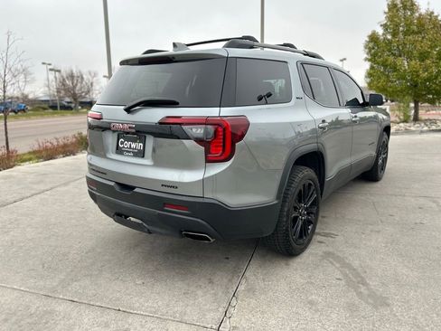Used 2023 GMC Acadia SLT w/ Elevation Edition AWD/4WD image 9