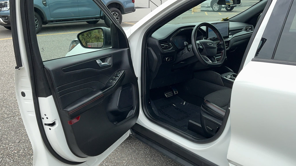 Certified 2024 Ford Escape ST-Line w/ Tech Pack #1 FWD image 19