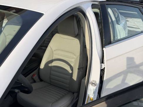 Used 2020 Ford Fusion SEL image 21