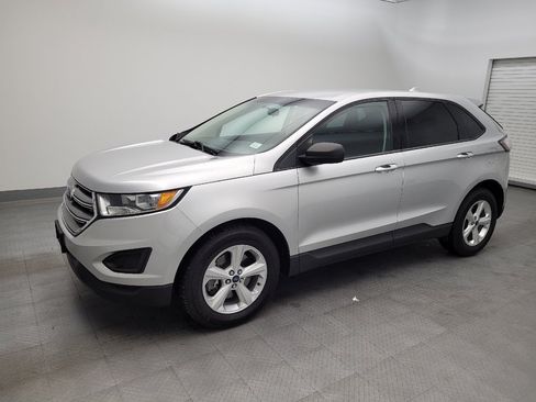 Used 2018 Ford Edge SE AWD/4WD image 2