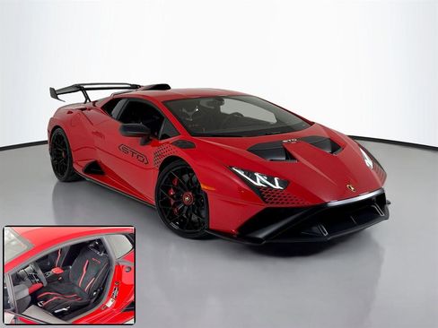 Used 2022 Lamborghini Huracan STO image 2