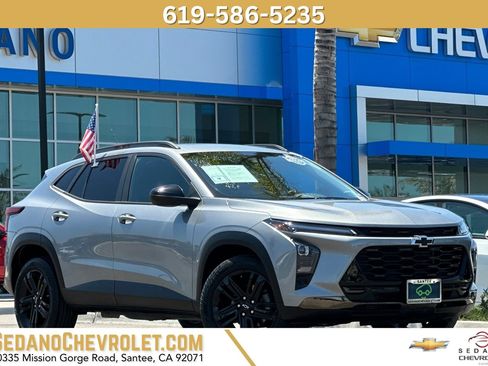 Used 2024 Chevrolet Trax ACTIV w/ Sunroof Package FWD image 1