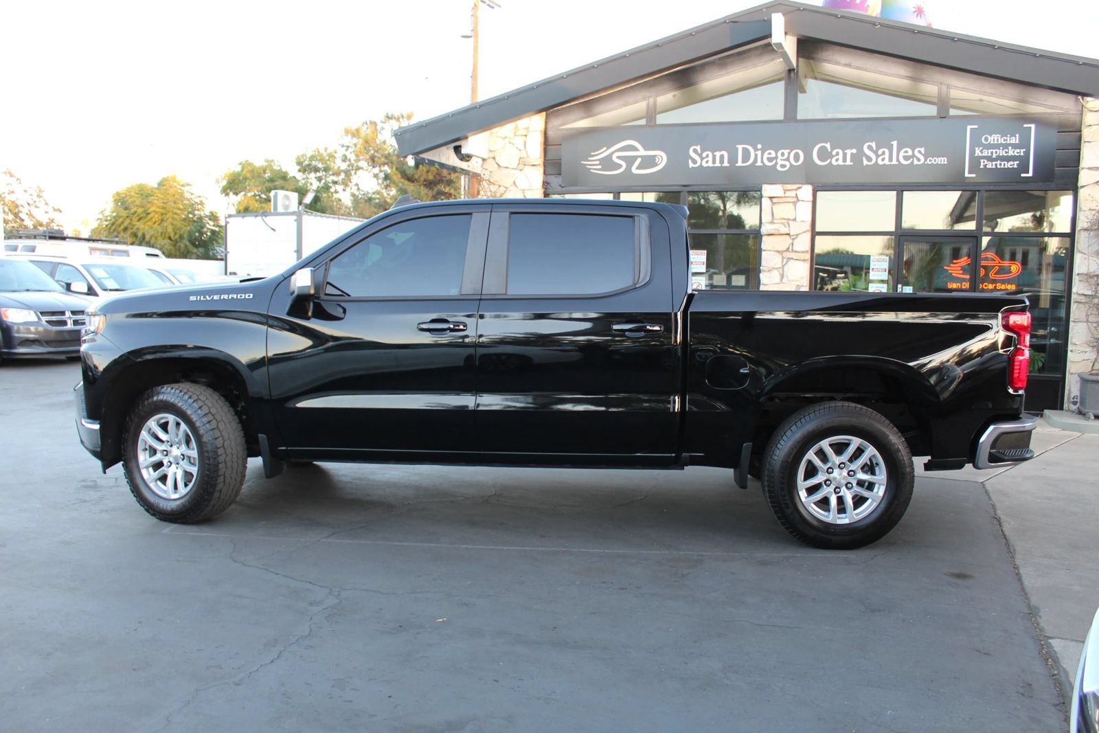 Used 2019 Chevrolet Silverado 1500 LT w/ All-Star Edition RWD image 2