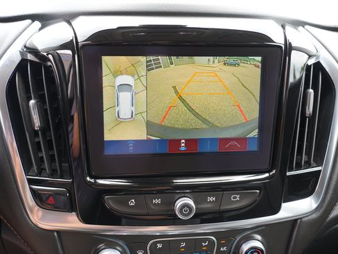 Used 2019 Chevrolet Traverse LT w/ LT Premium Package AWD/4WD image 34
