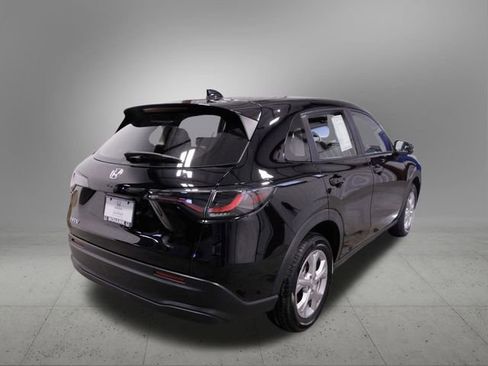 Certified 2023 Honda HR-V LX image 7