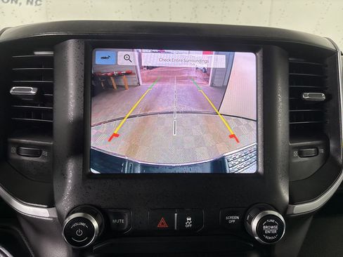 Used 2022 RAM 2500 Big Horn w/ Cold Weather Group image 15