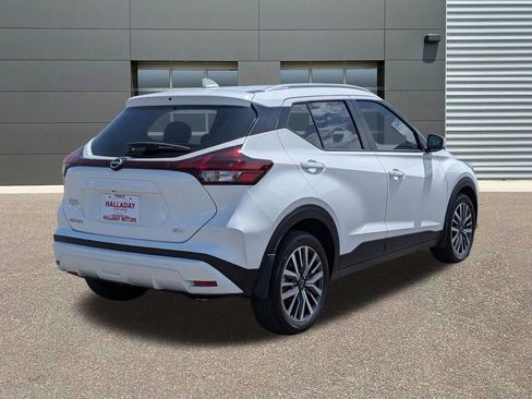 Used 2024 Nissan Kicks SV FWD image 5