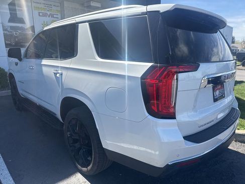 Used 2022 GMC Yukon SLT w/ SLT Premium Package image 5