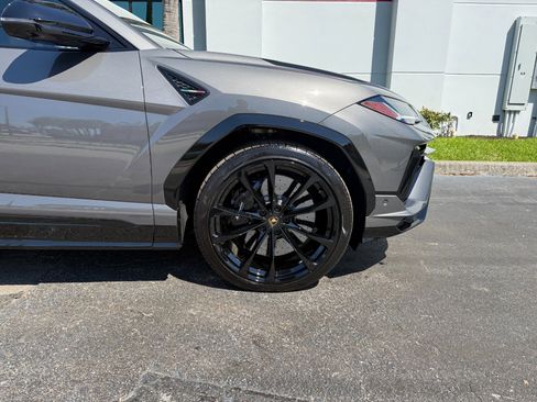 Used 2024 Lamborghini Urus S image 3