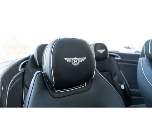 Used 2022 Bentley Continental GT V8 image 36