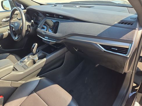 Used 2021 Cadillac XT4 Premium Luxury AWD/4WD image 32