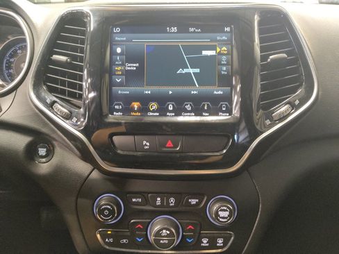 Used 2019 Jeep Cherokee Limited image 25