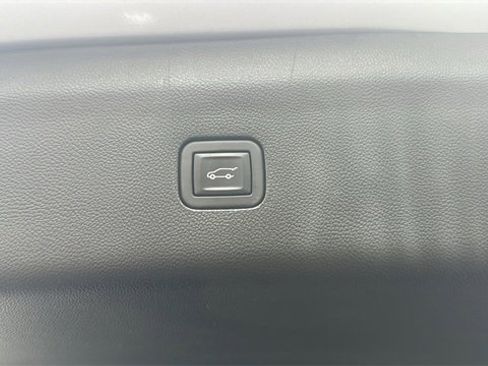 Used 2023 Buick Enclave Essence w/ Experience Buick Package image 23