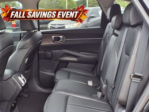 Used 2022 Kia Sorento S AWD/4WD image 12