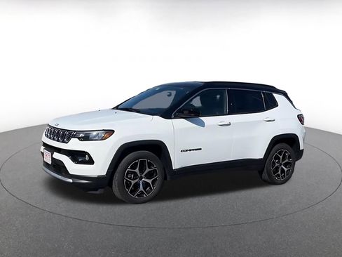 Used 2025 Jeep Compass Limited AWD/4WD image 7