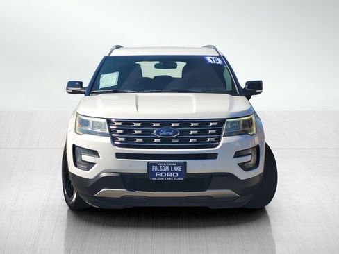 Used 2016 Ford Explorer XLT w/ Equipment Group 202A image 2