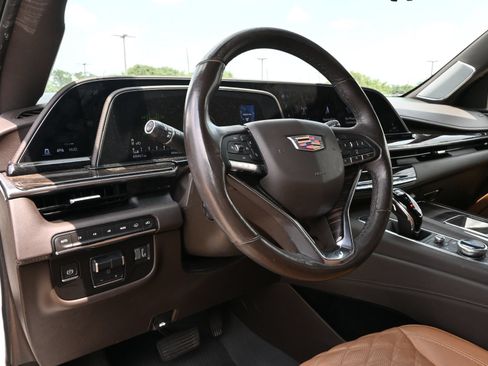 Used 2023 Cadillac Escalade ESV Sport w/ Touring Package AWD/4WD image 17