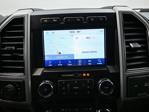 Used 2020 Ford F250 Lariat w/ Lariat Ultimate Package AWD/4WD image 9