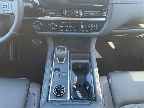New 2026 Nissan Pathfinder Platinum image 11