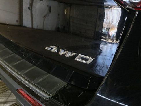 Used 2023 Ford Explorer XLT w/ Equipment Group 202A image 10