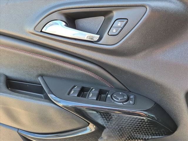 Used 2025 Chevrolet Trax RS w/ Driver Confidence Package FWD image 24