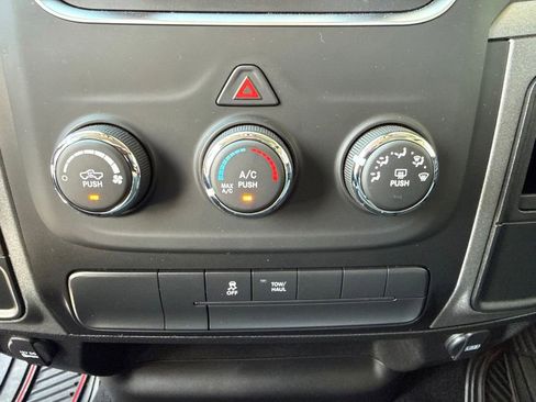 Used 2021 RAM 1500 Express RWD image 14