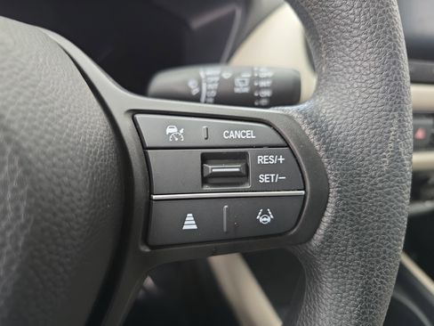Certified 2023 Honda HR-V LX image 17