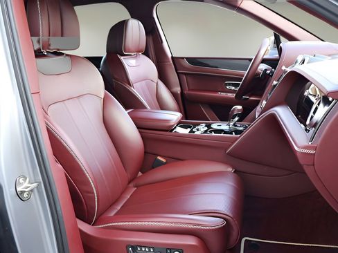 Used 2020 Bentley Bentayga AWD/4WD image 20