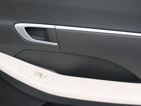 Used 2025 Hyundai Sonata SEL FWD image 31