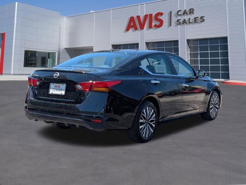 Used 2025 Nissan Altima 2.5 SV image 6
