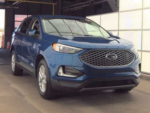 Used 2024 Ford Edge SEL w/ Convenience Package AWD/4WD image 2