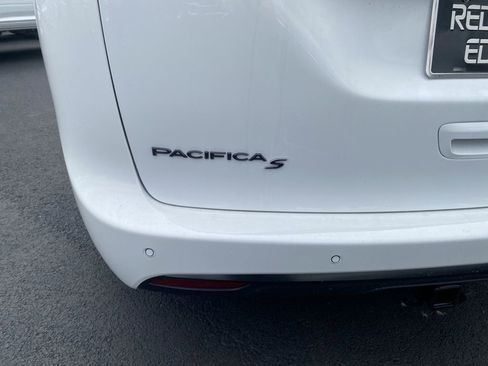 New 2026 Chrysler Pacifica Limited w/ S Appearance Package image 10