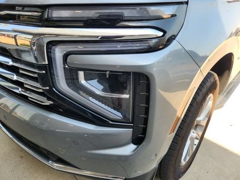 Used 2026 Chevrolet Tahoe Premier AWD/4WD image 6