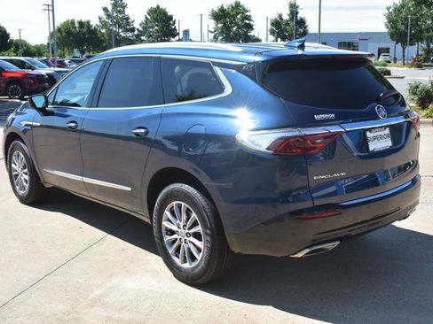 Used 2024 Buick Enclave Essence FWD image 8