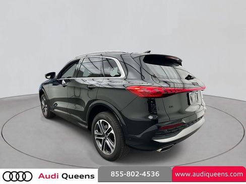 Used 2025 Audi Q5 Premium w/ Convenience Package AWD/4WD image 2