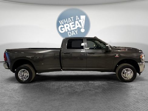 Used 2024 RAM 3500 Tradesman w/ Towing Technology Group AWD/4WD image 2