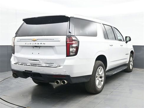 Used 2023 Chevrolet Suburban Premier image 19