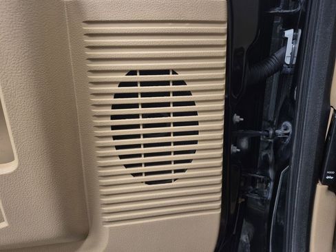 Used 2013 Ford F250 King Ranch w/ King Ranch w/Chrome Pkg image 25