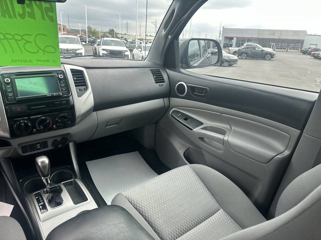 Used 2015 Toyota Tacoma 4x4 Double Cab w/ SR5 Package image 11