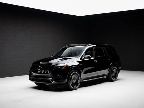 Used 2025 Mercedes-Benz GLS 63 AMG 4MATIC image 4