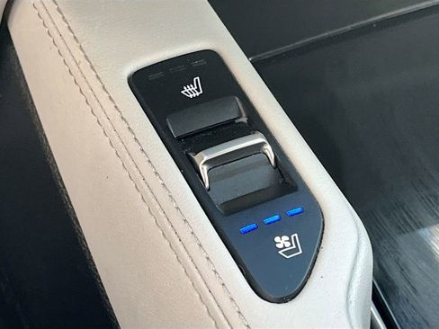 Used 2022 Kia Telluride EX w/ EX Premium Package AWD/4WD image 21